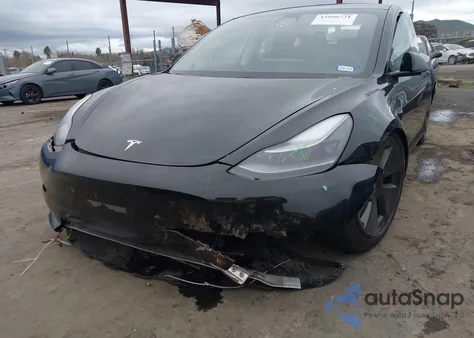 2021 Tesla Model 3 Long Range Dual Motor All-Wheel Drive z USA, uszkodzony, nr VIN 5YJ3E1EB1MF009893